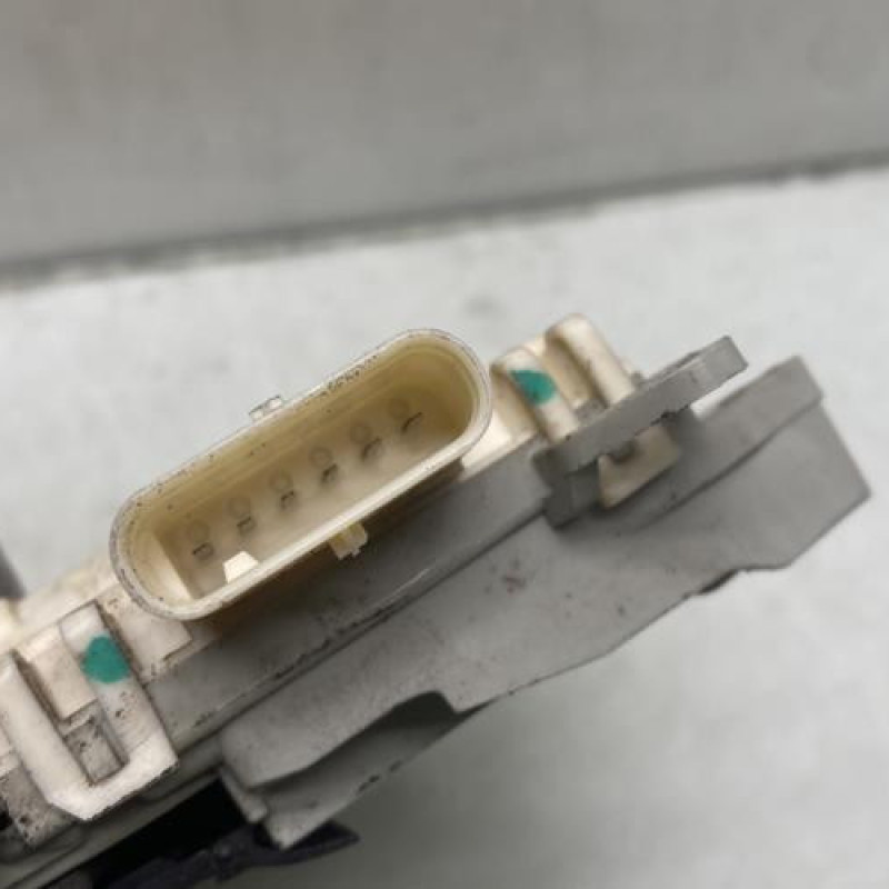 Serrure arriere droit AUDI A4 3 Photo n°4