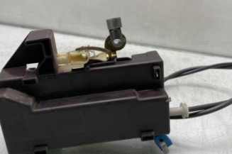 Serrure avant droit FORD FIESTA 3