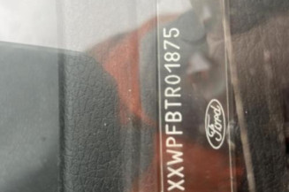 Serrure avant droit FORD FIESTA 3