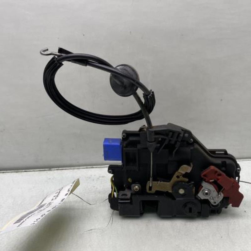 Serrure arriere droit VOLKSWAGEN GOLF 5 Photo n°3