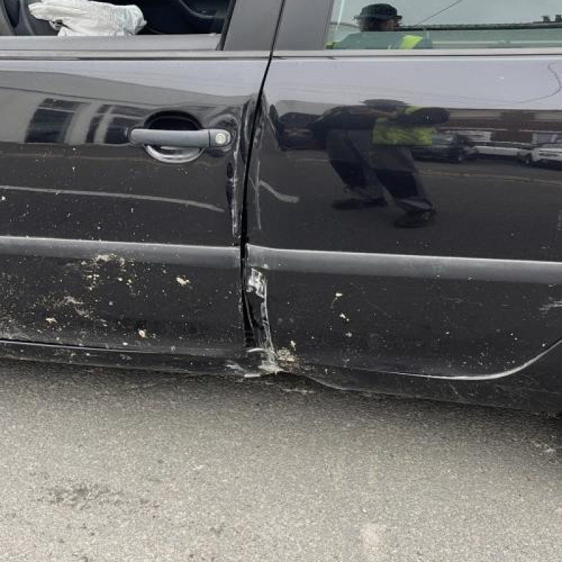 Serrure arriere droit VOLKSWAGEN GOLF 5 Photo n°11