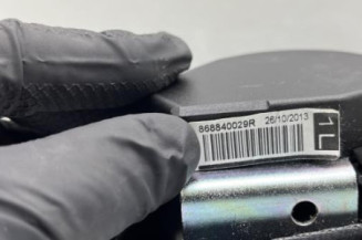 Pretensionneur de ceinture avant gauche RENAULT LAGUNA 3