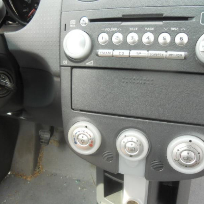 Serrure avant droit MITSUBISHI COLT 6 Photo n°12