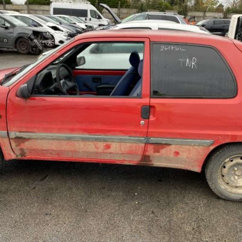 Feu arriere principal droit (feux) PEUGEOT 106 Photo n°6