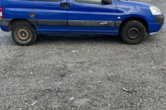 Serrure avant droit CITROEN BERLINGO 1