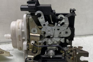 Serrure avant gauche AUDI A4 1