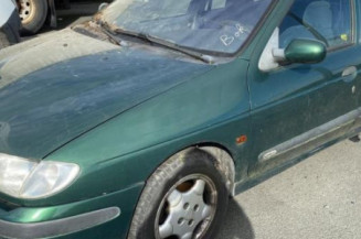 Serrure avant droit RENAULT MEGANE 1
