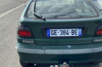 Serrure avant droit RENAULT MEGANE 1