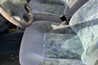 Serrure avant droit RENAULT MEGANE 1