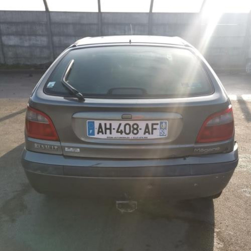 Serrure avant gauche RENAULT MEGANE 1 Photo n°7
