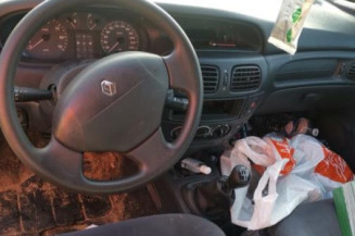 Serrure avant gauche RENAULT MEGANE 1
