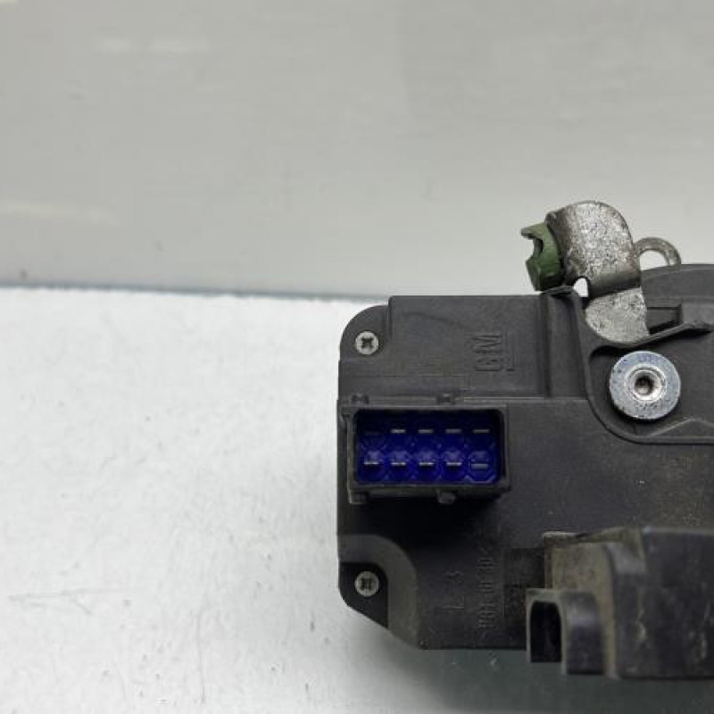 Serrure avant gauche OPEL CORSA C Photo n°3