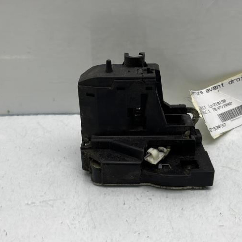 Serrure avant droit RENAULT SCENIC 1 Photo n°1