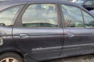 Serrure avant droit RENAULT SCENIC 1