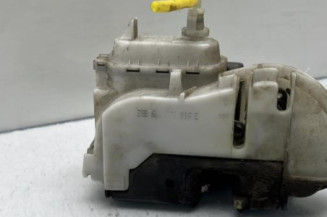 Serrure avant droit VOLKSWAGEN POLO 3