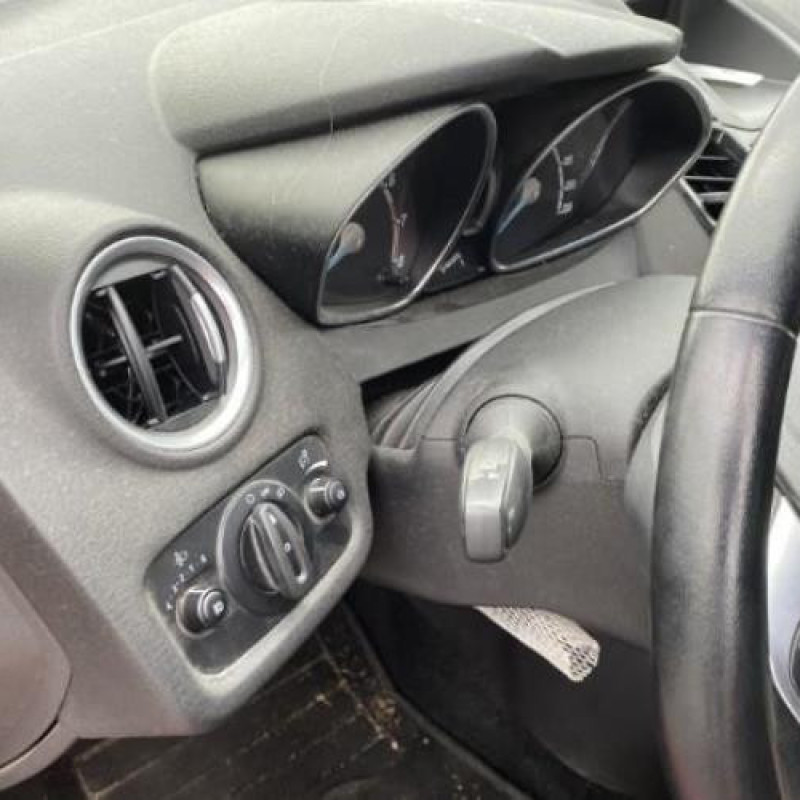 Air bag conducteur FORD FIESTA 6 Photo n°16