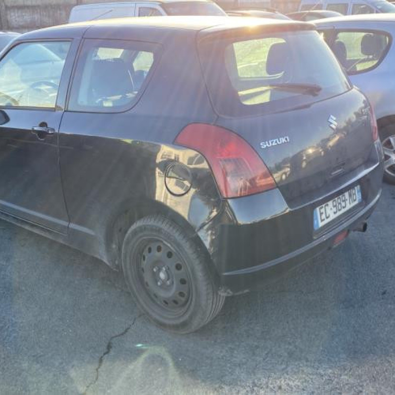 Bouton de warning SUZUKI SWIFT 3 Photo n°7