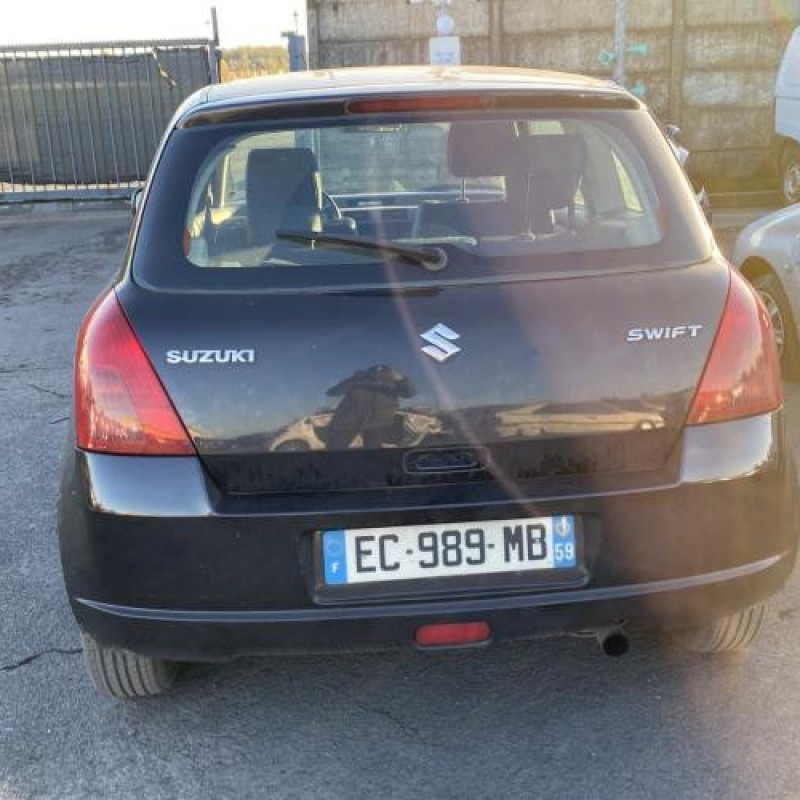 Bouton de warning SUZUKI SWIFT 3 Photo n°8