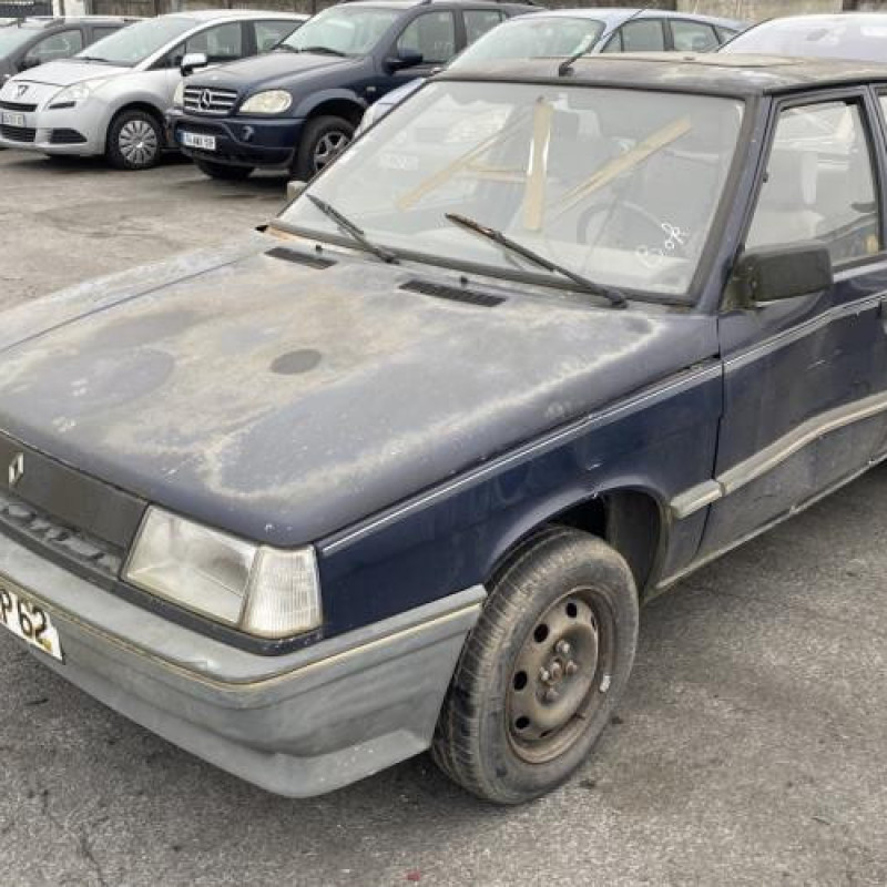 Bouton de warning RENAULT R11 Photo n°4
