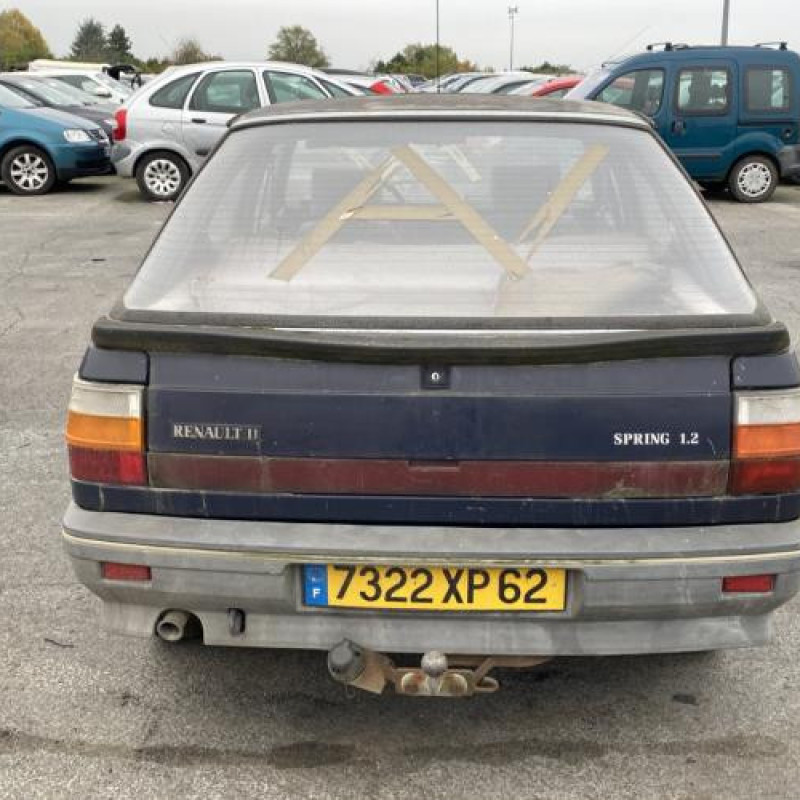 Bouton de warning RENAULT R11 Photo n°8