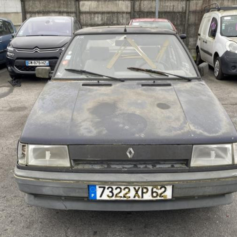Bouton de warning RENAULT R11 Photo n°11