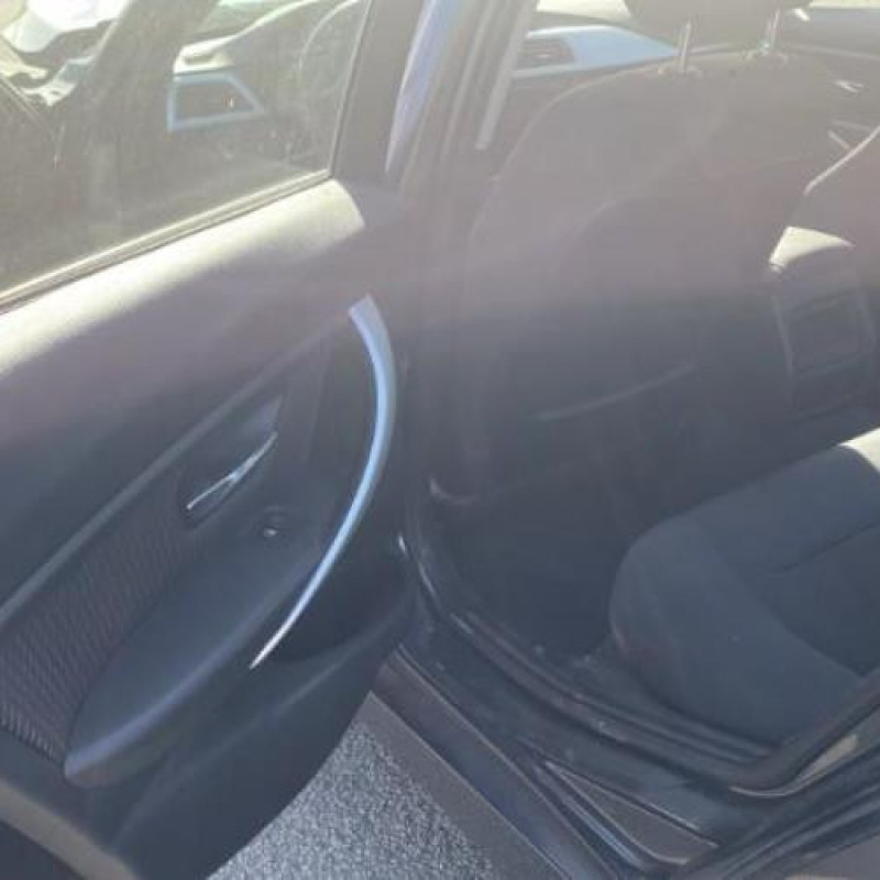 Commande GPS BMW SERIE 3 F30/F80 Photo n°14