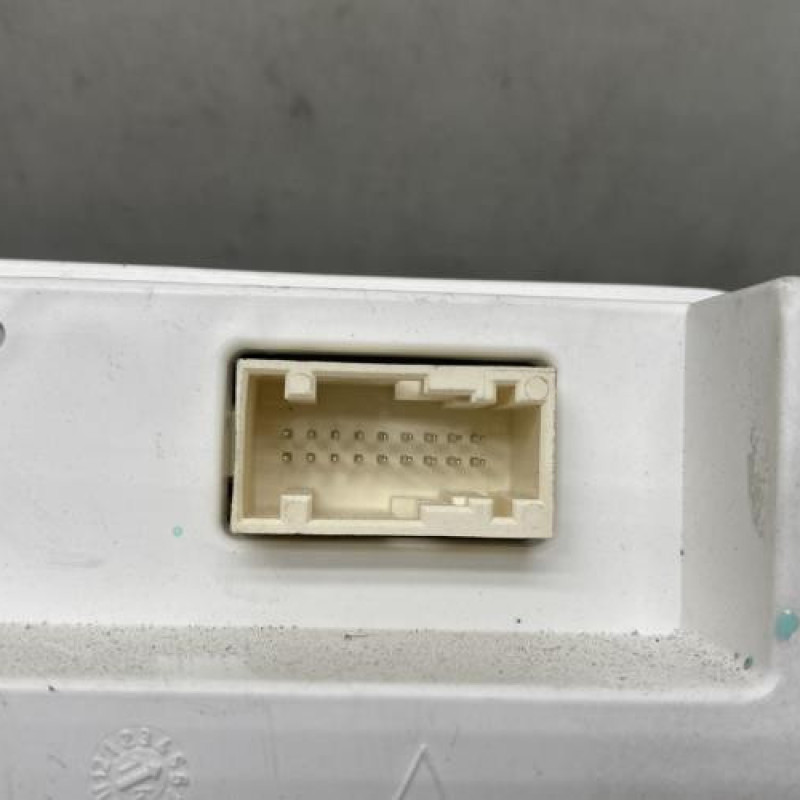 Compteur PEUGEOT 308 2 SW Photo n°3
