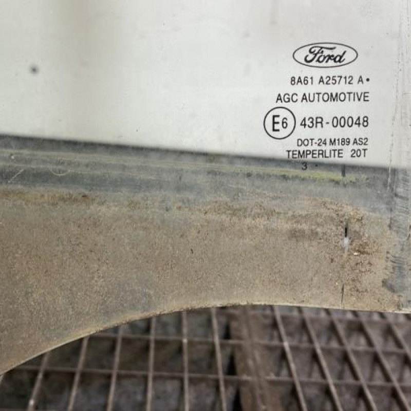 Vitre arriere droit FORD FIESTA 6 Photo n°3