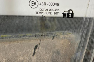 Vitre avant gauche FORD FIESTA 6
