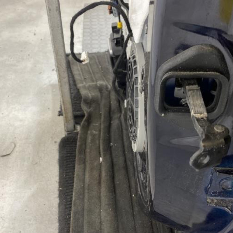 Porte arriere gauche PEUGEOT 308 2 SW Photo n°5