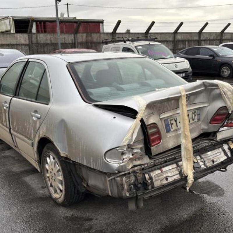 Retroviseur droit MERCEDES CLASSE E 210 Photo n°10