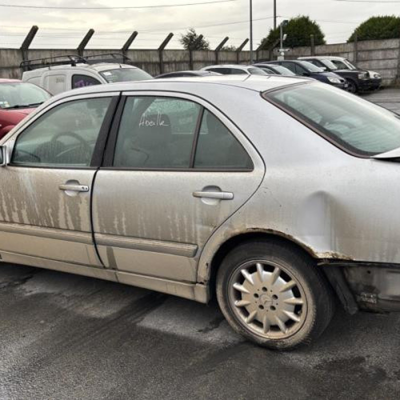 Retroviseur droit MERCEDES CLASSE E 210 Photo n°12