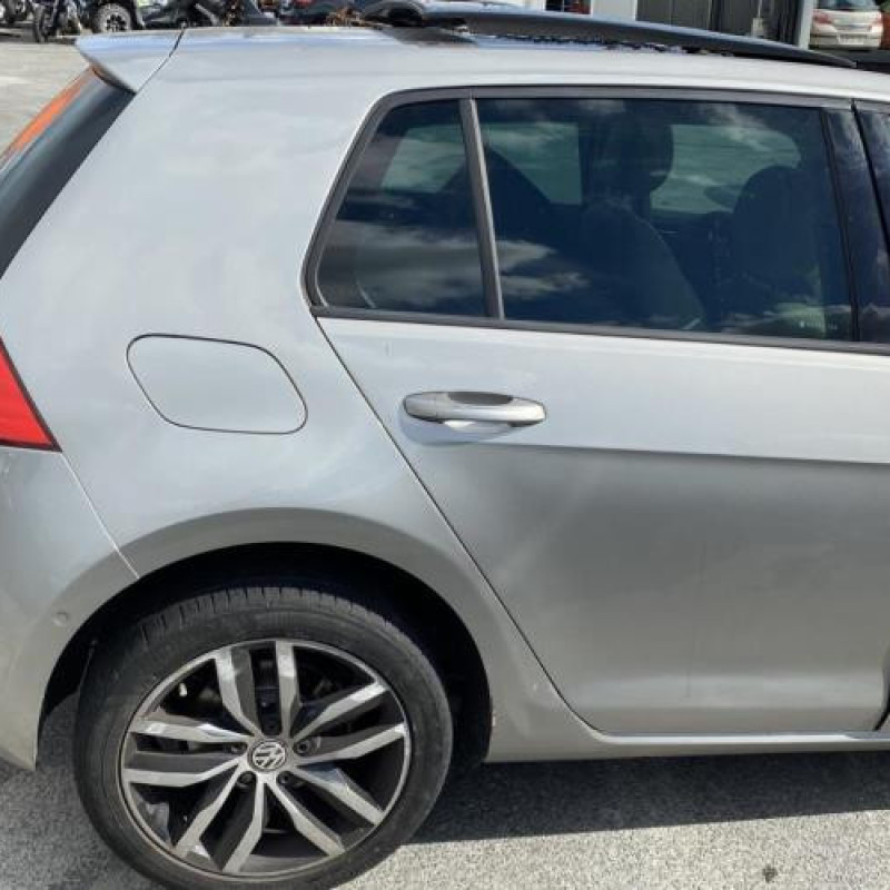 Feu arriere secondaire gauche (feux) VOLKSWAGEN GOLF 7 Photo n°9