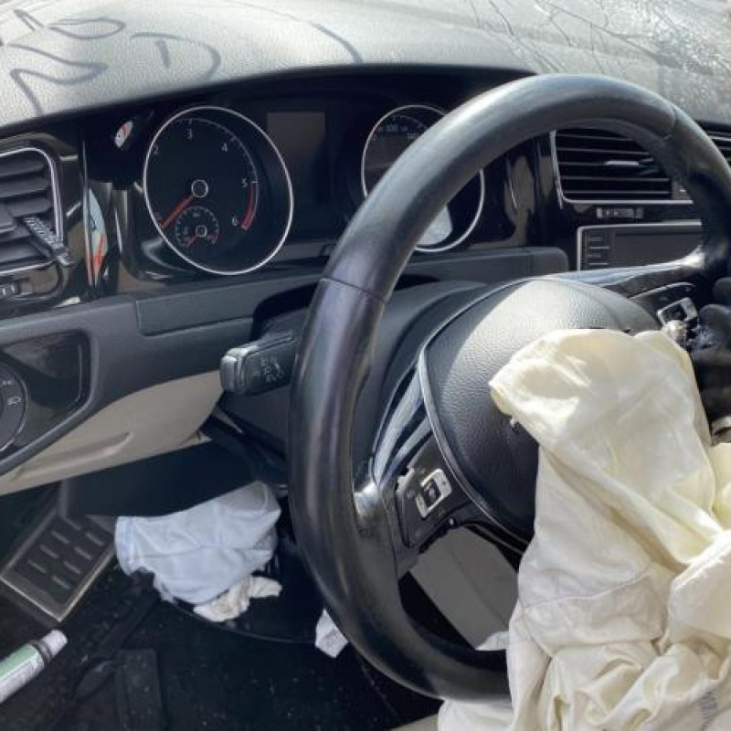 Feu arriere secondaire gauche (feux) VOLKSWAGEN GOLF 7 Photo n°16