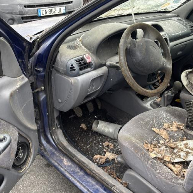 Optique avant principal droit (feux)(phare) RENAULT CLIO 2 Photo n°13