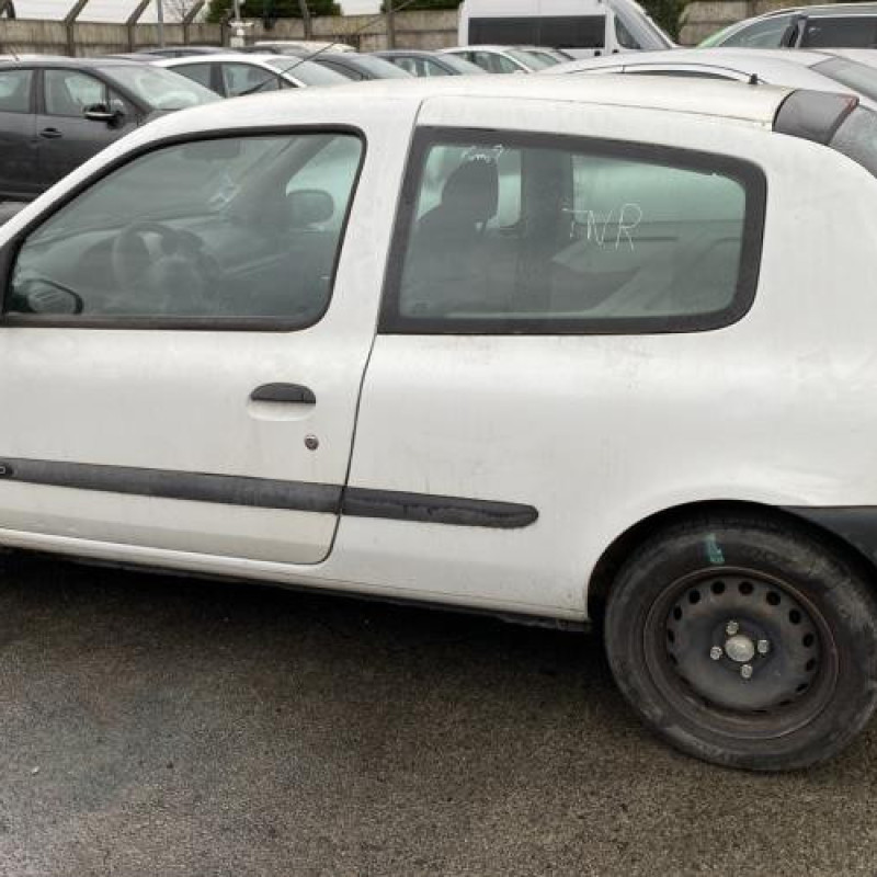 Capot RENAULT CLIO 2 Photo n°16