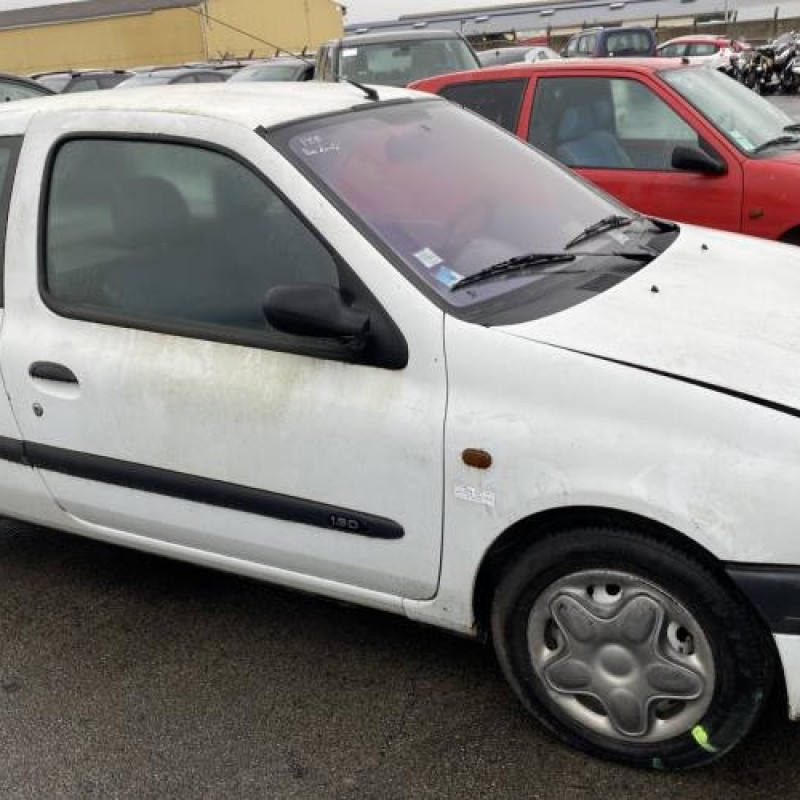 Capot RENAULT CLIO 2 Photo n°17
