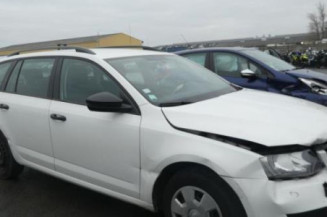 Retroviseur droit SKODA OCTAVIA 3