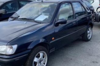 Retroviseur gauche FORD FIESTA 3