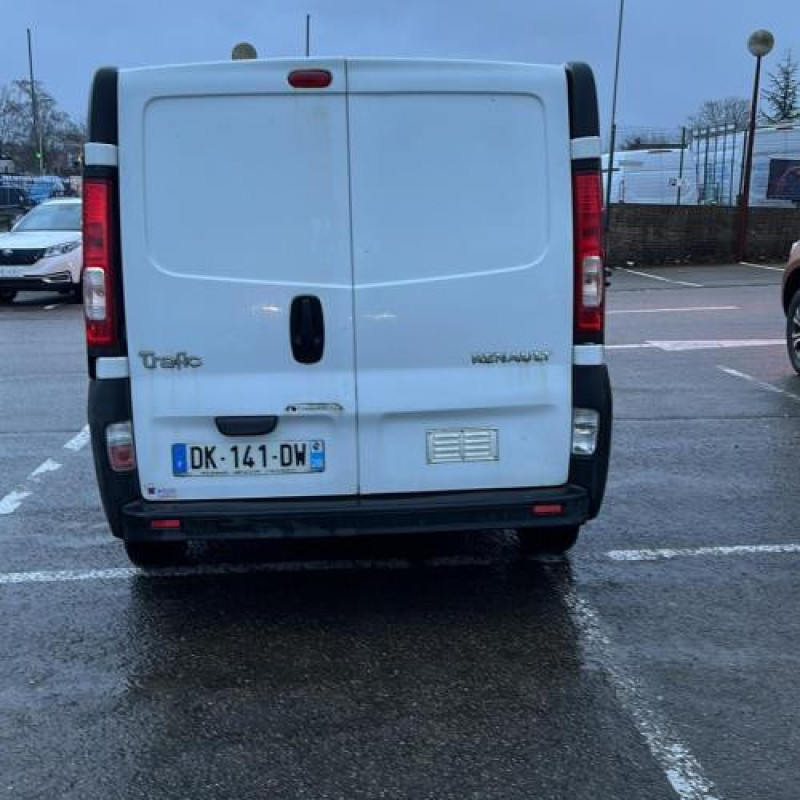 Crosse arriere gauche RENAULT TRAFIC 2 Photo n°5