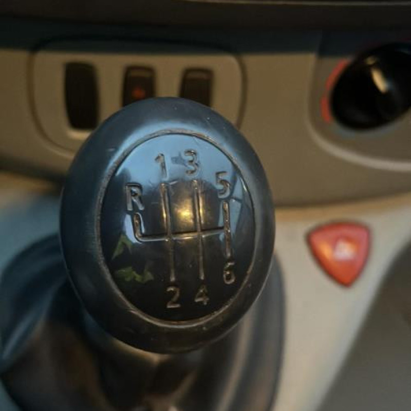 Crosse arriere gauche RENAULT TRAFIC 2 Photo n°9