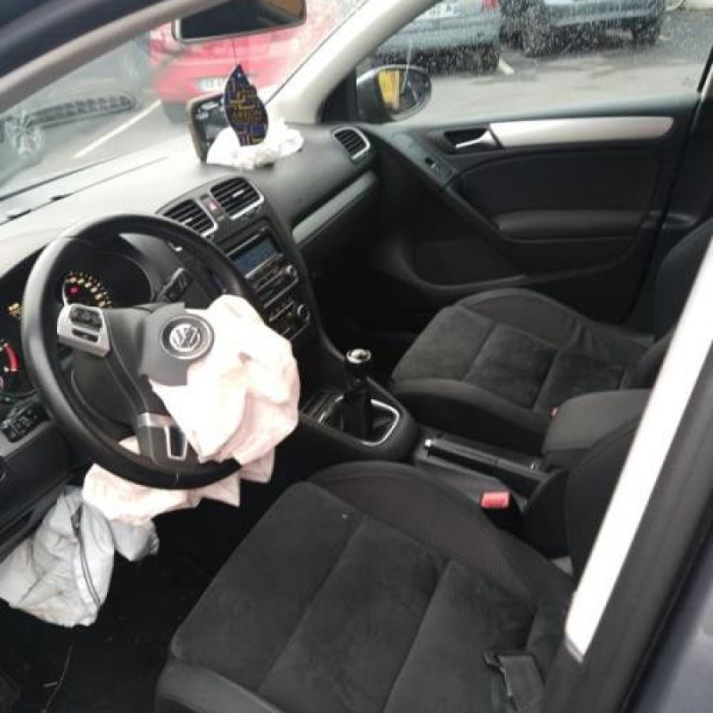 Feu arriere secondaire gauche (feux) VOLKSWAGEN GOLF 6 Photo n°8