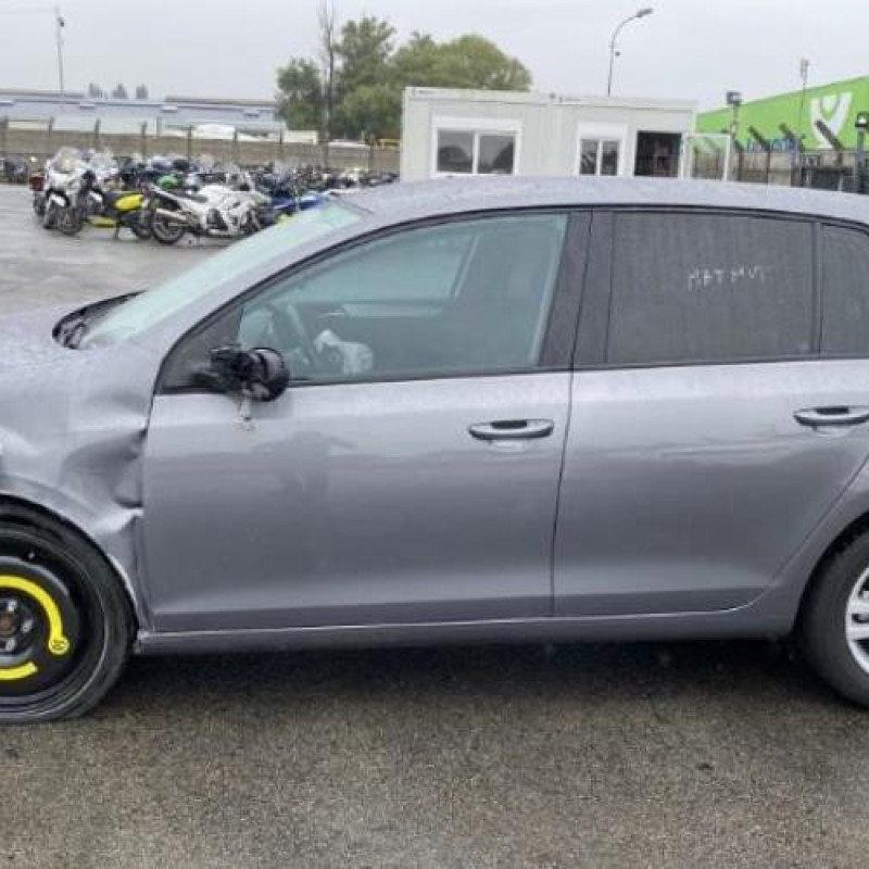 Feu arriere secondaire gauche (feux) VOLKSWAGEN GOLF 6 Photo n°19