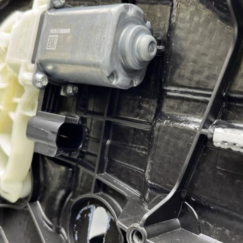 Leve vitre electrique arriere gauche FORD FOCUS 4 Photo n°3