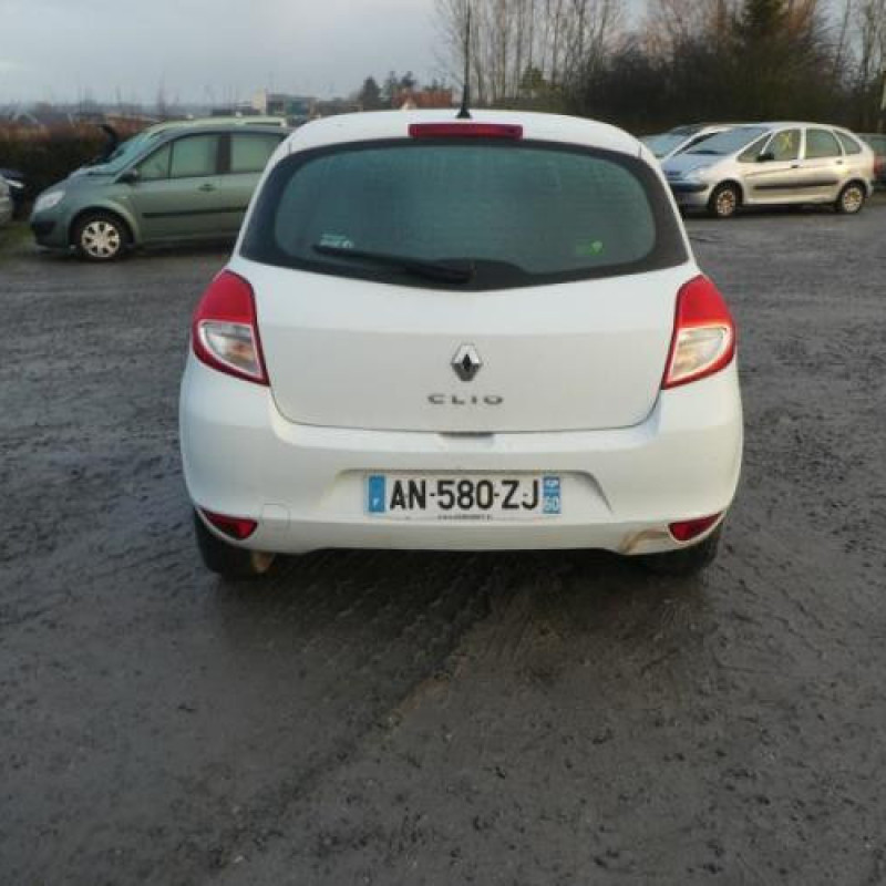 Boitier UCH RENAULT CLIO 3 Photo n°6