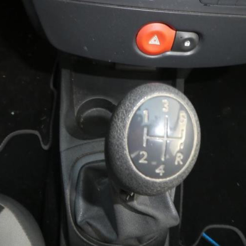 Boitier UCH RENAULT CLIO 3 Photo n°9