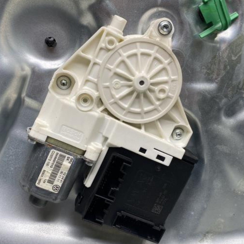 Leve vitre electrique avant gauche VOLKSWAGEN TIGUAN 1 Photo n°3