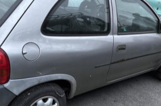 Moteur essuie glace avant OPEL CORSA B