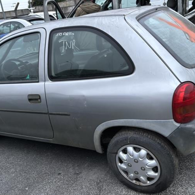 Moteur essuie glace avant OPEL CORSA B Photo n°14