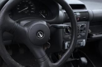 Moteur essuie glace avant OPEL CORSA B